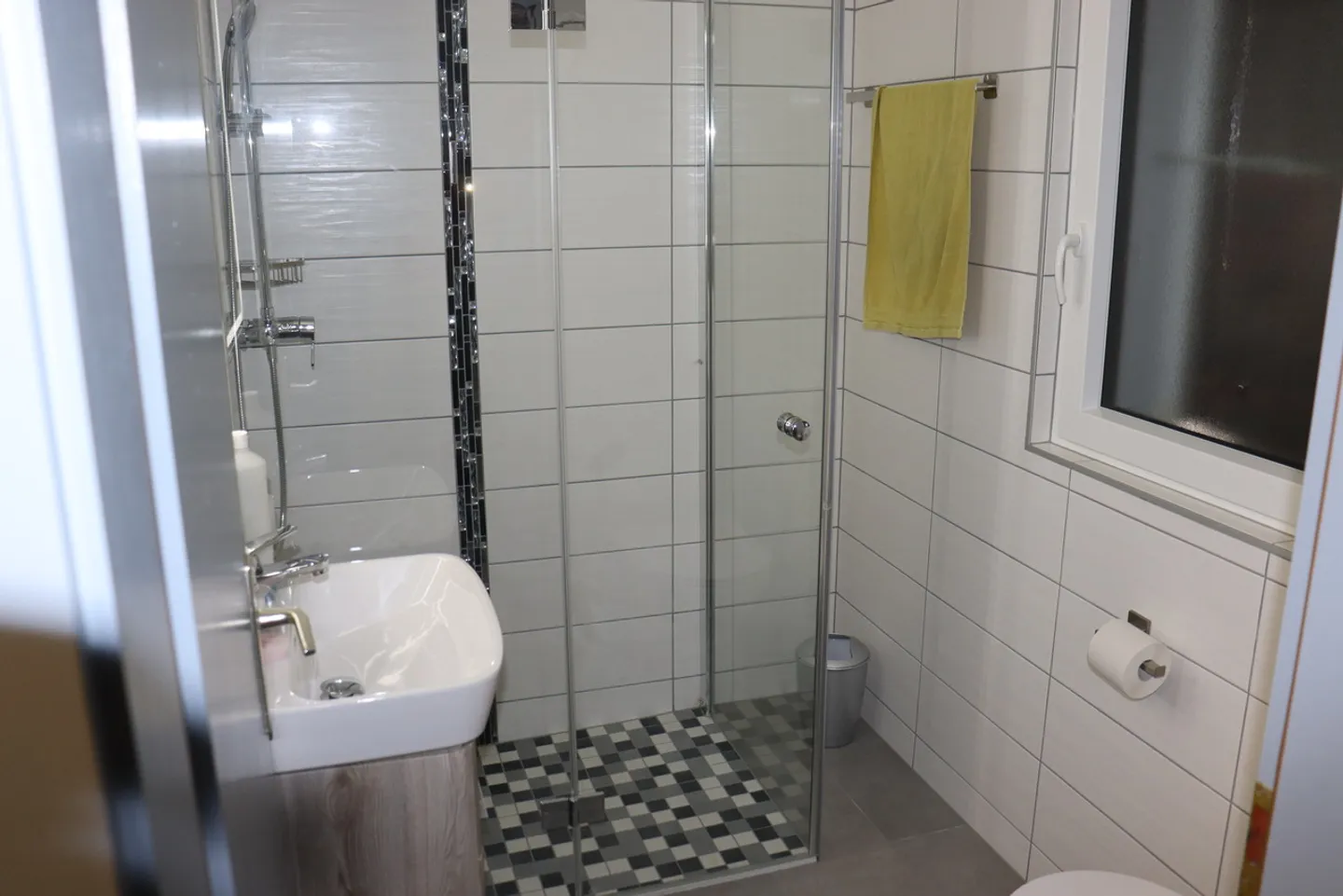 Charmante Doppelhaushälfte - Foto 3 von 9
