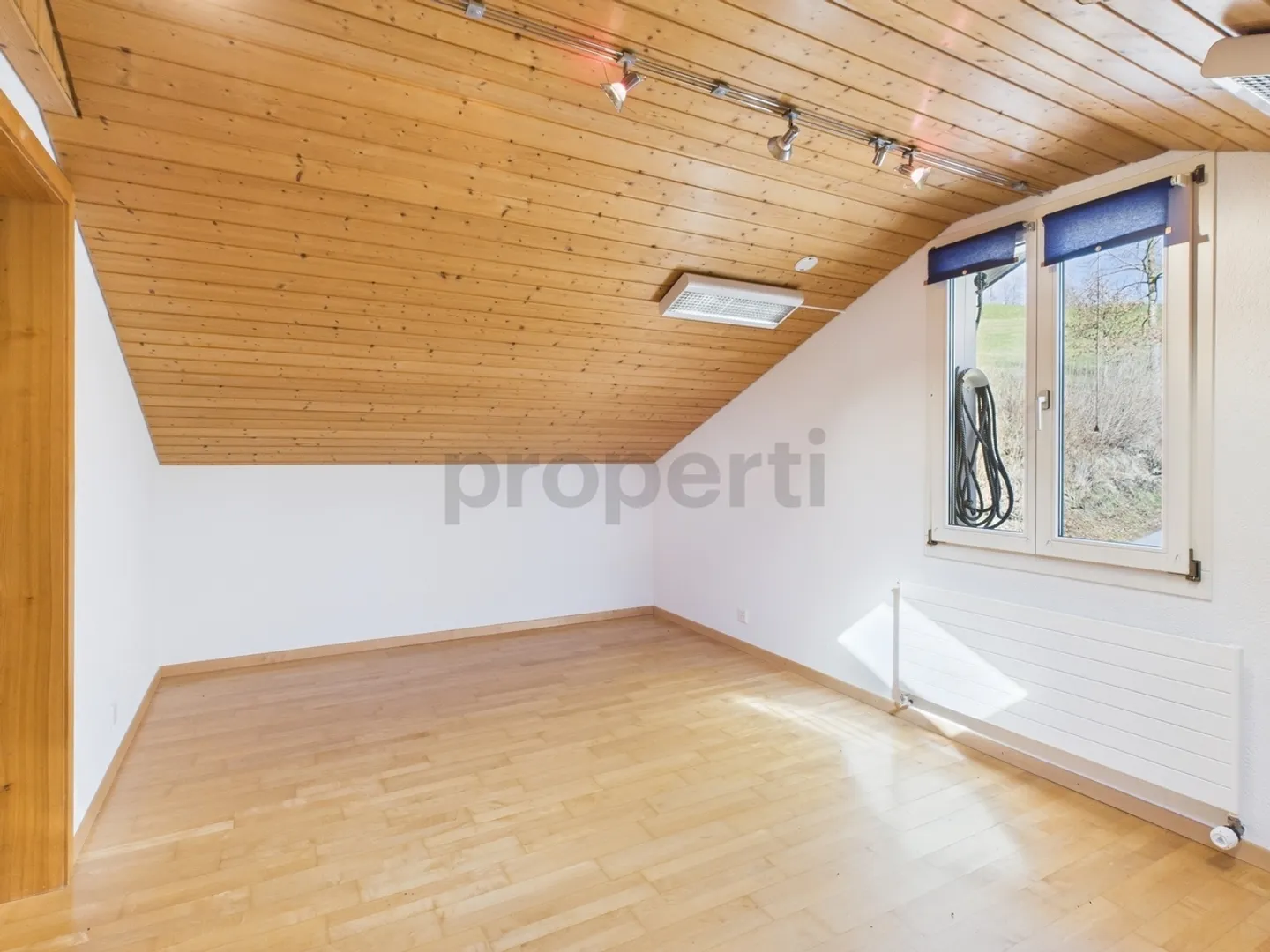 Vivere e Lavorare: Impressionante Appartamento Maisonette con Ampio Spazio Commerciale - Foto 11 di 13