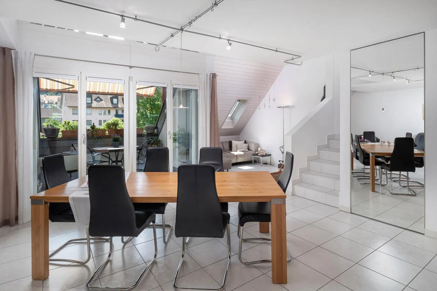 Charmante Duplexwohnung mit Cheminée & Aussicht - Foto 5 von 15