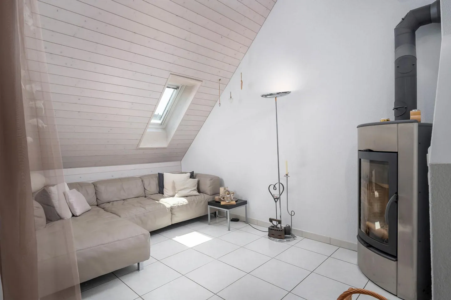 Charmante Duplexwohnung mit Cheminée & Aussicht - Foto 6 von 15