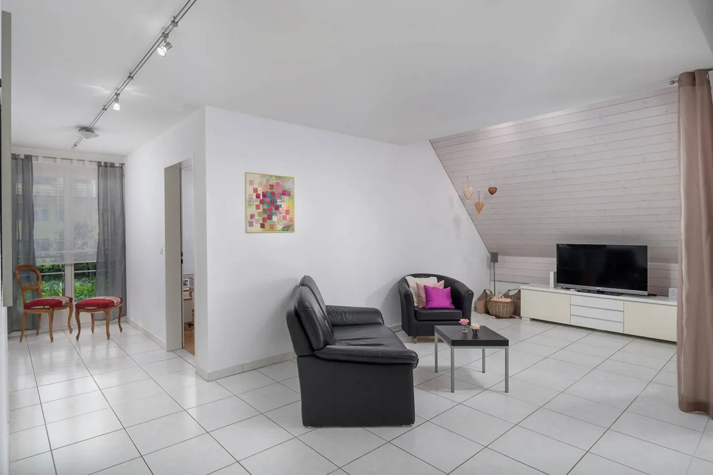 Charmante Duplexwohnung mit Cheminée & Aussicht - Foto 8 von 15