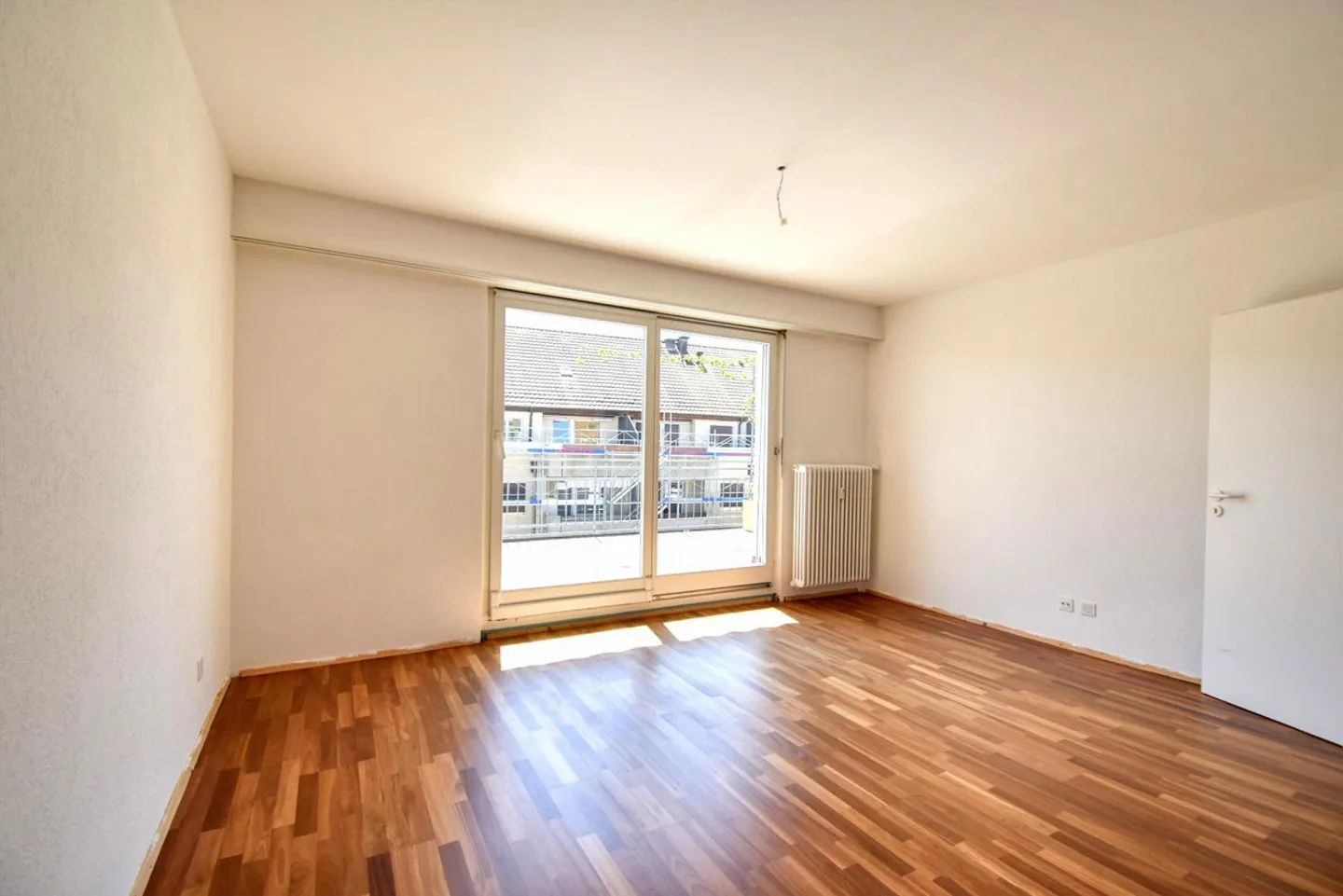 Two terraces, plenty of light and a special living experience. - Photo 6 of 9