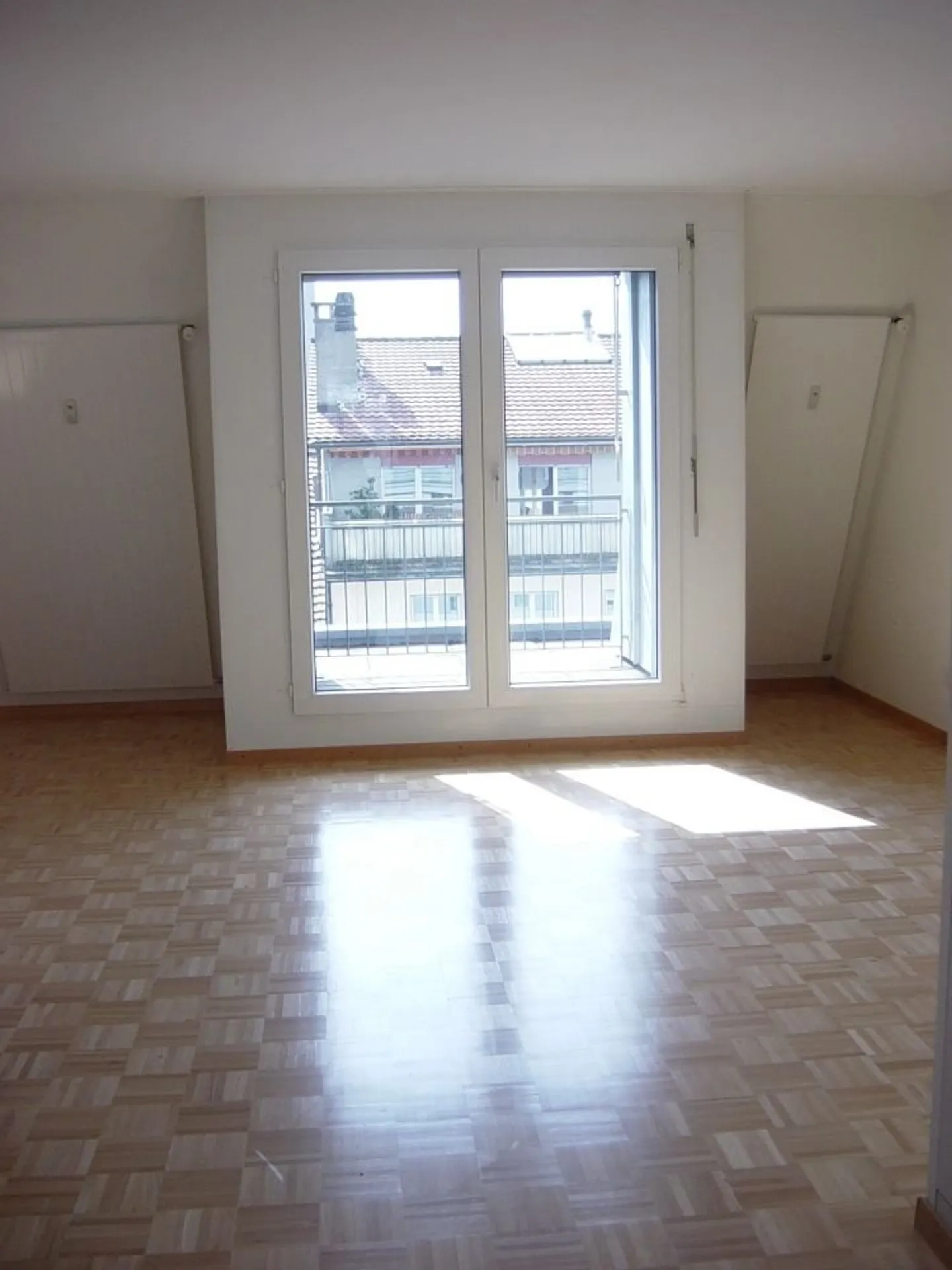 Spacious 3.5-room penthouse apartment in the city center - Photo 3 of 5