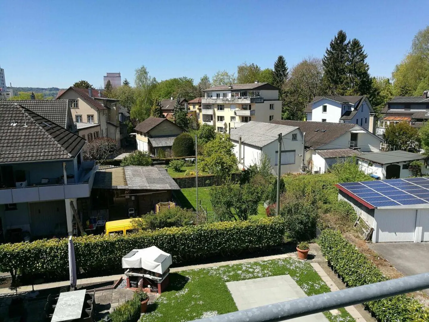 Appartement 1½ pièces proche de la frontière avec beau balcon ouest/sud - Photo 1 sur 6
