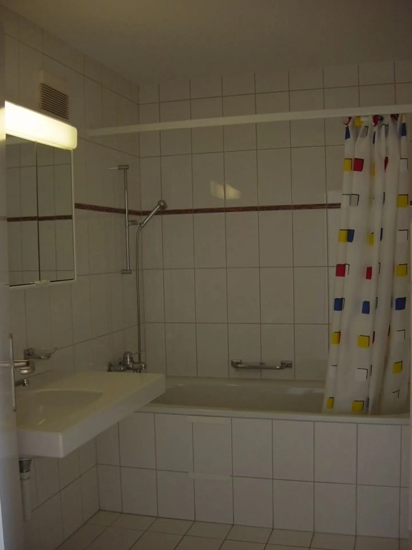 Spacious 3.5-room penthouse apartment in the city center - Photo 4 of 5