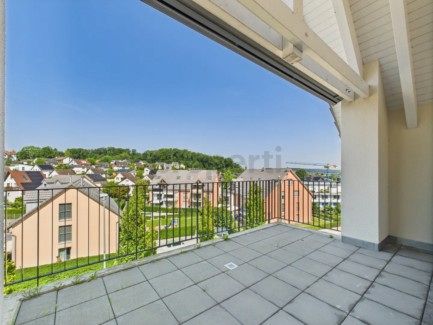 Penthouse exclusif et spacieux de 3,5 pièces avec deux balcons - Photo 10 sur 12