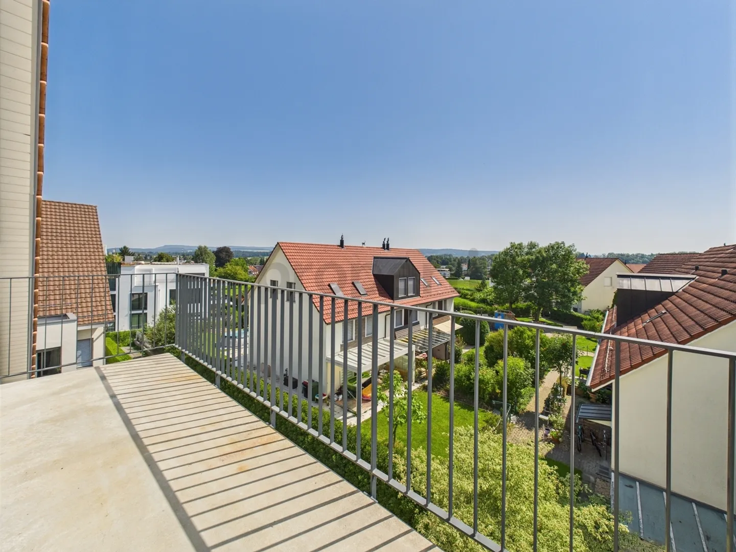Penthouse exclusif et spacieux de 3,5 pièces avec deux balcons - Photo 11 sur 12