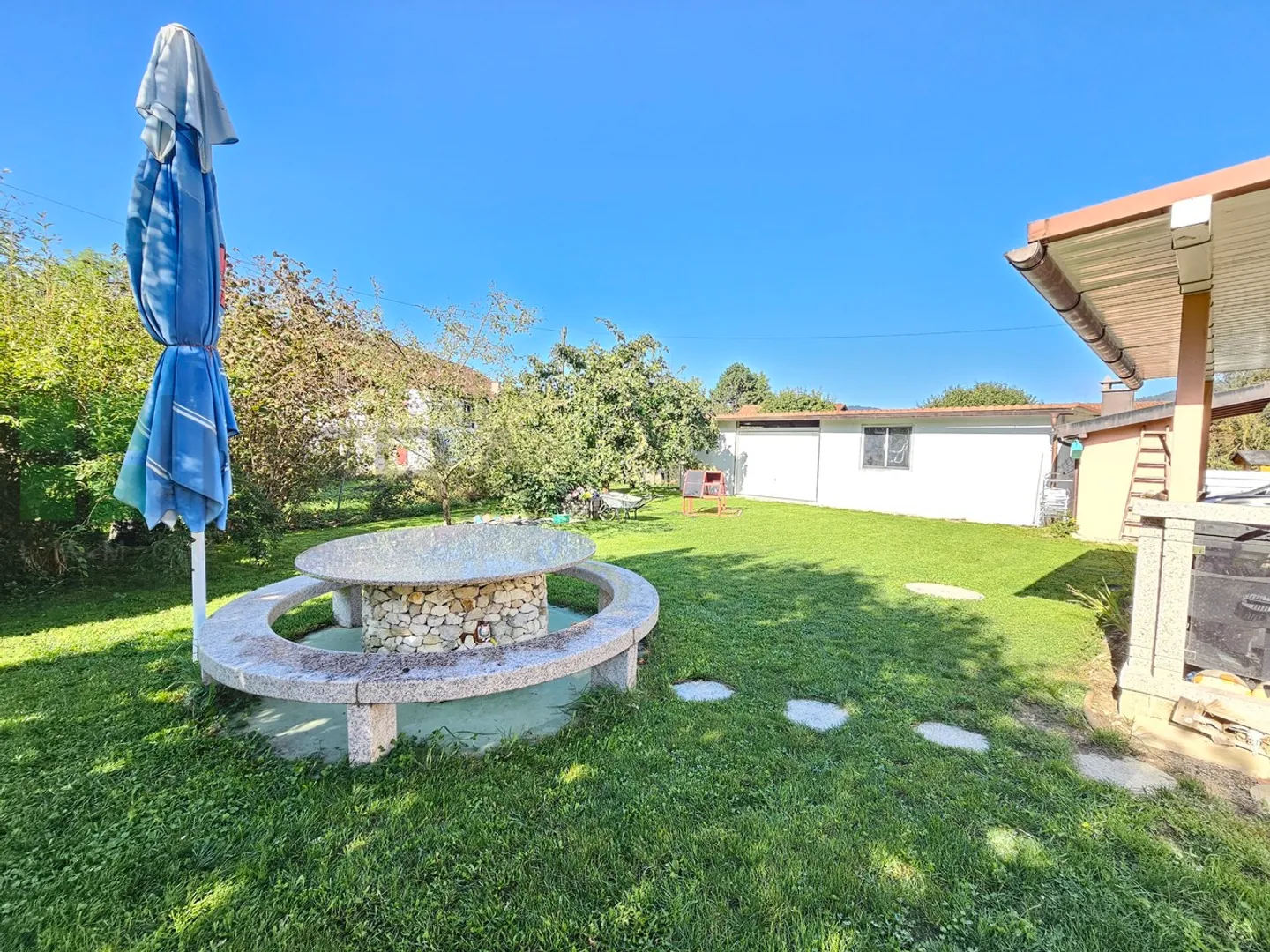 Charmante 4-Zimmer-Wohnung mit überdachter Terrasse - Foto 5 von 10