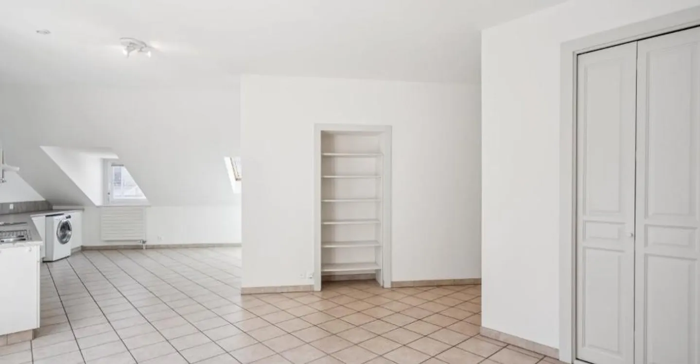 Bright 3-room attic apartment - Photo 7 of 9