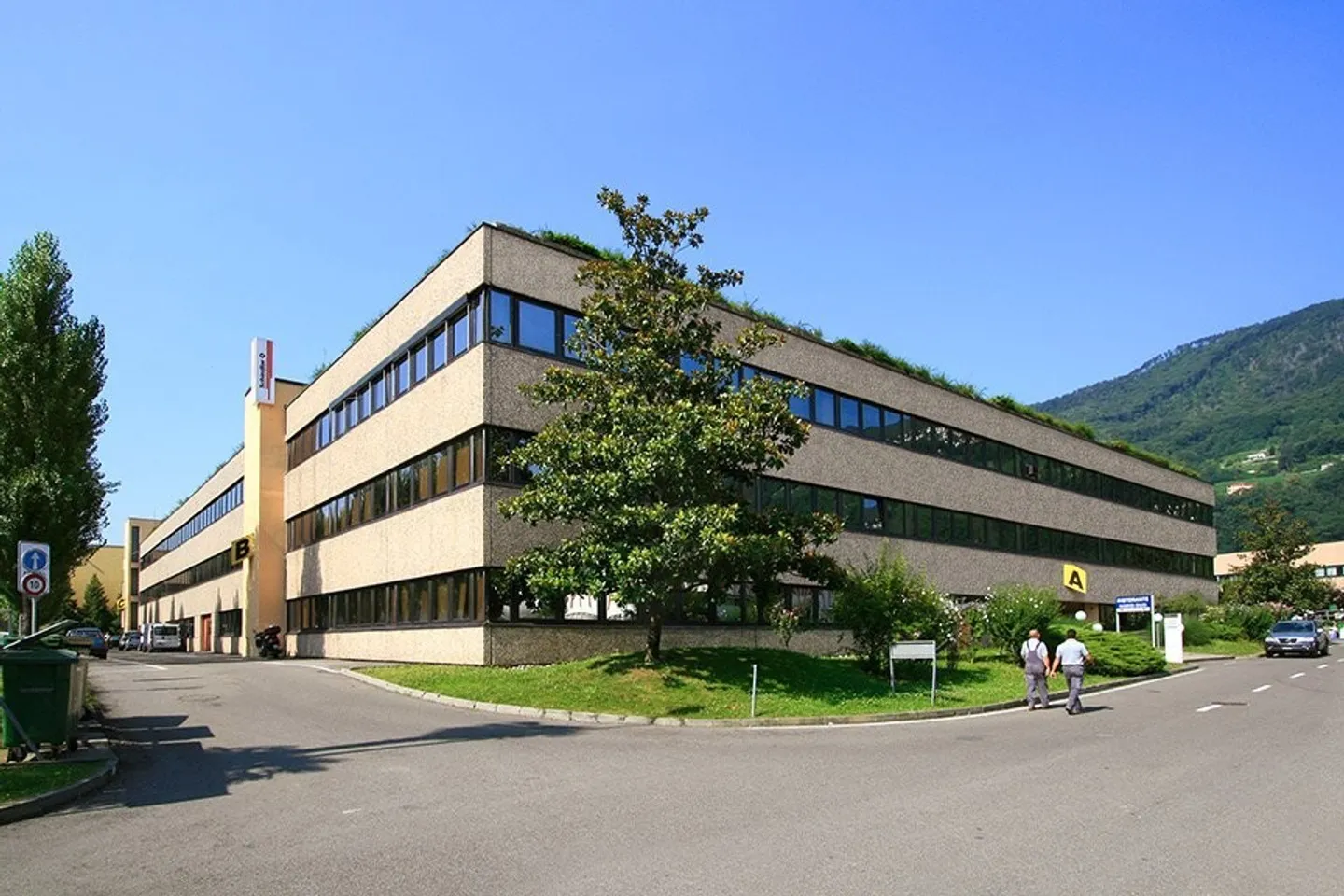 BIOGGIO - AFFITTASI AMPIO UFFICIO IN POSIZIONE STRATEGICA (rif. 013) - Foto 14 di 18