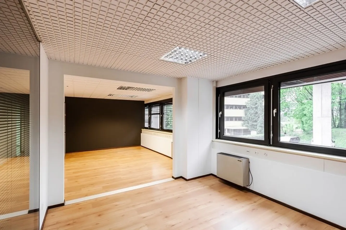 BIOGGIO - AFFITTASI AMPIO UFFICIO IN POSIZIONE STRATEGICA (rif. 013) - Foto 5 di 18