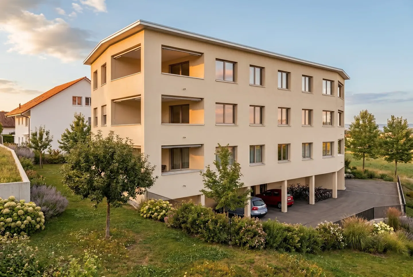 3 appartements avec 4,5 pièces dans un petit complexe résidentiel de 6 unités - Photo 2 sur 7