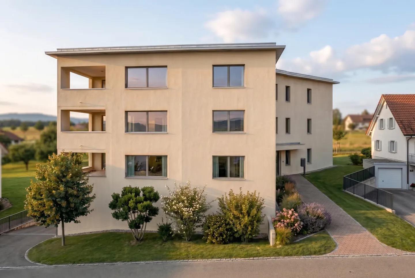 3 appartements avec 4,5 pièces dans un petit complexe résidentiel de 6 unités - Photo 3 sur 7