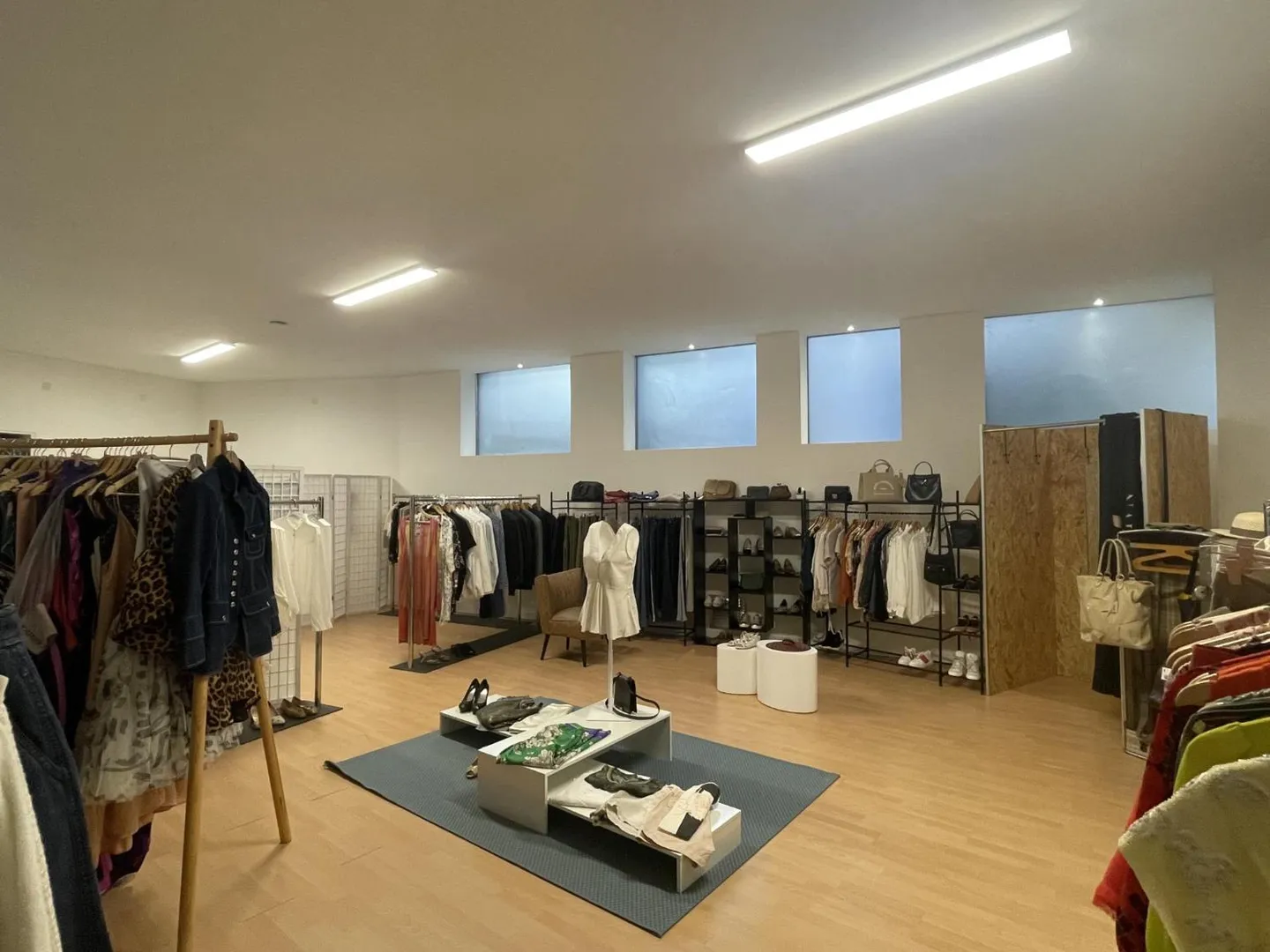 Gewerbefläche in Nyon - Foto 1 von 9