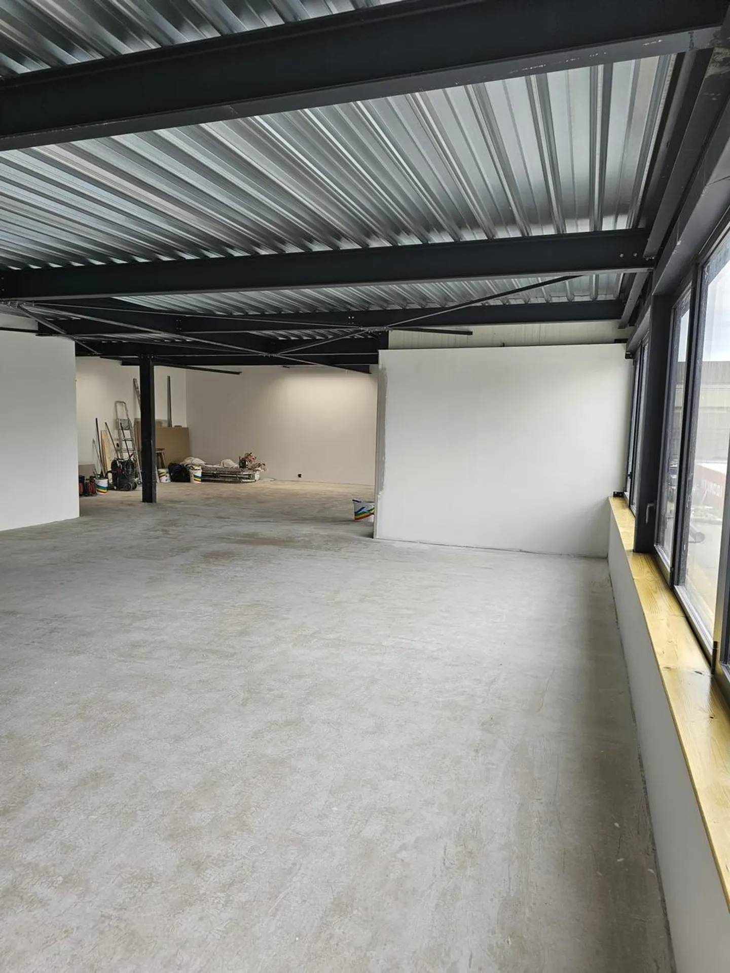 Gewerbefläche von 145 m2 an der Autobahnausfahrt - Foto 3 von 8