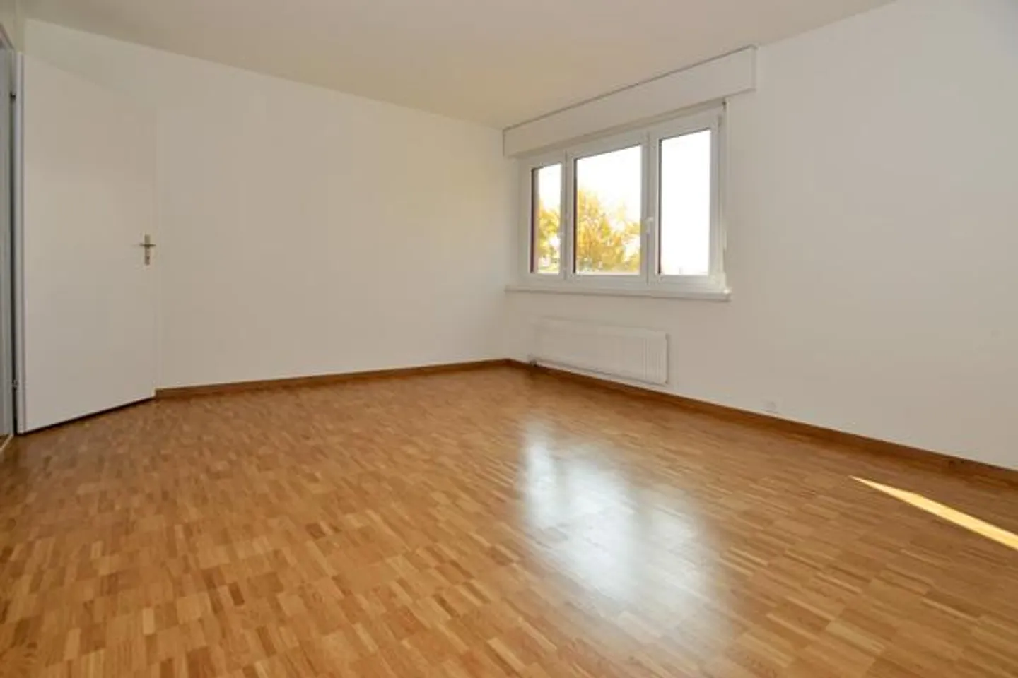 Ampio e moderno appartamento di 4,5 stanze "Affittare senza deposito" - Foto 6 di 6