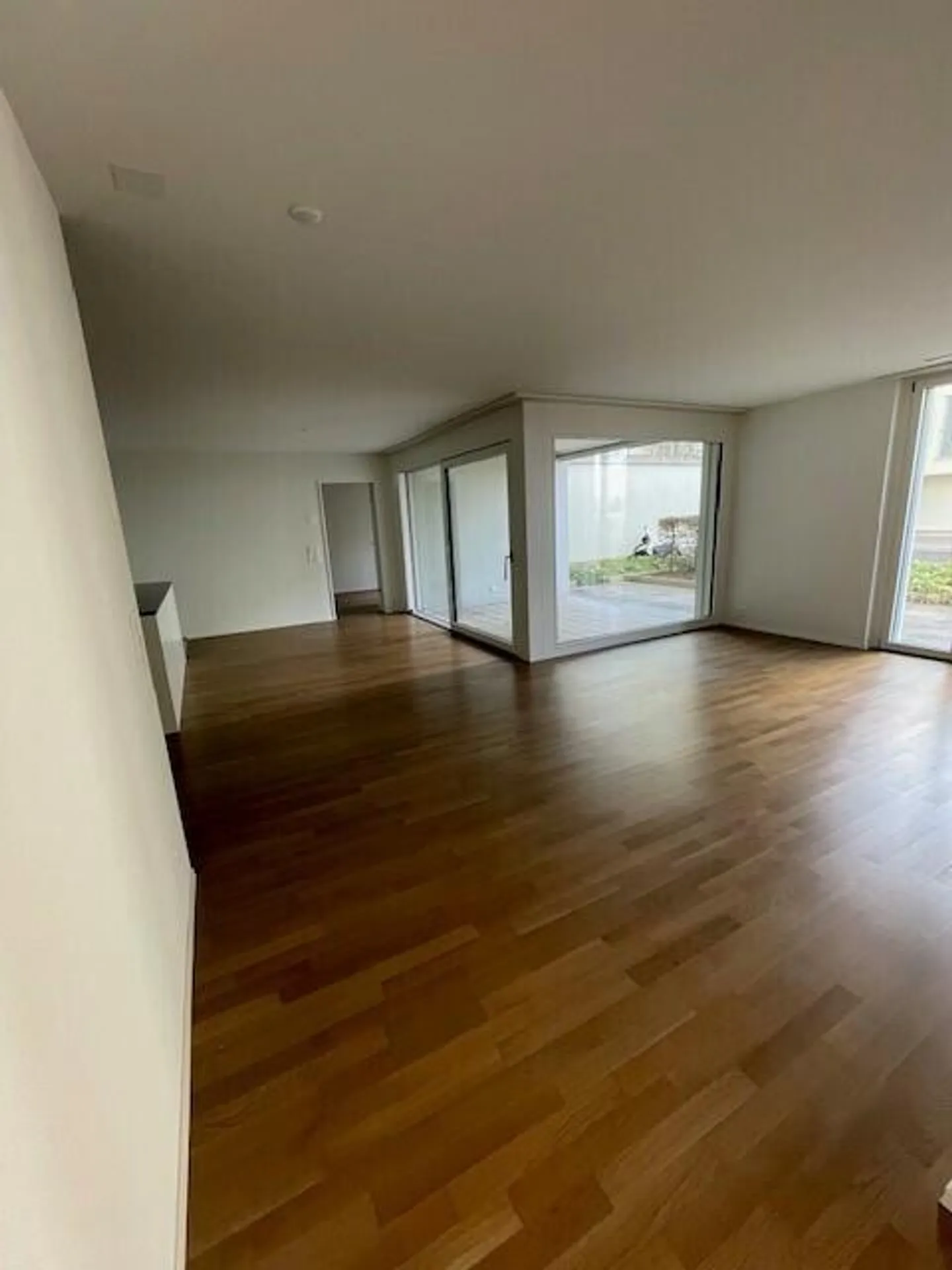 À louer : Appartement de jardin attrayant de 3,5 pièces - Photo 2 sur 9