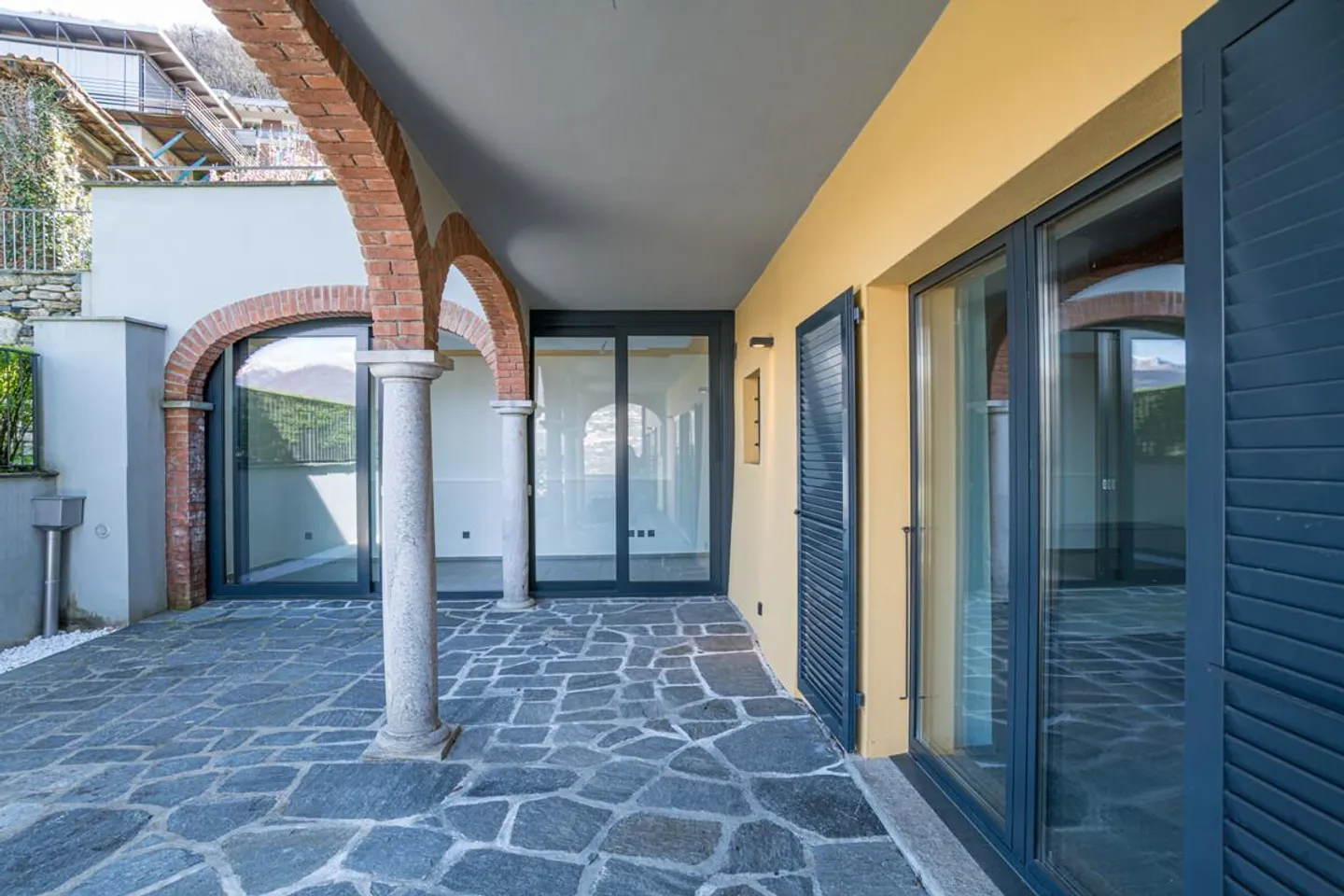 ARASIO / COLLINA D'ORO – LIVE A PIECE OF HISTORY - Photo 5 of 13