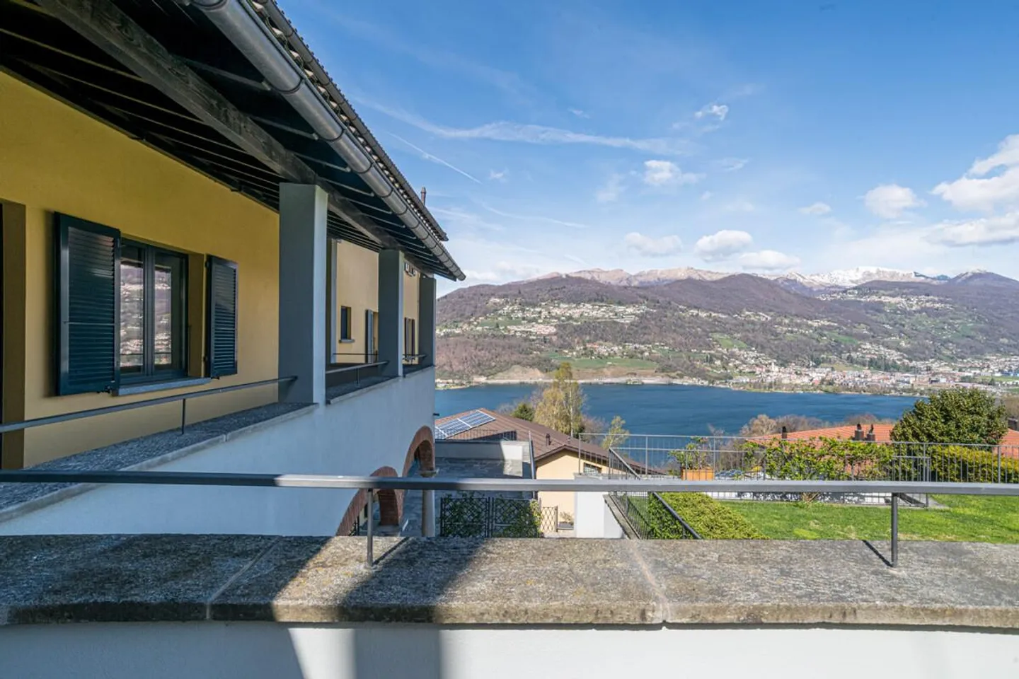 ARASIO / COLLINA D'ORO – LIVE A PIECE OF HISTORY - Photo 1 of 13