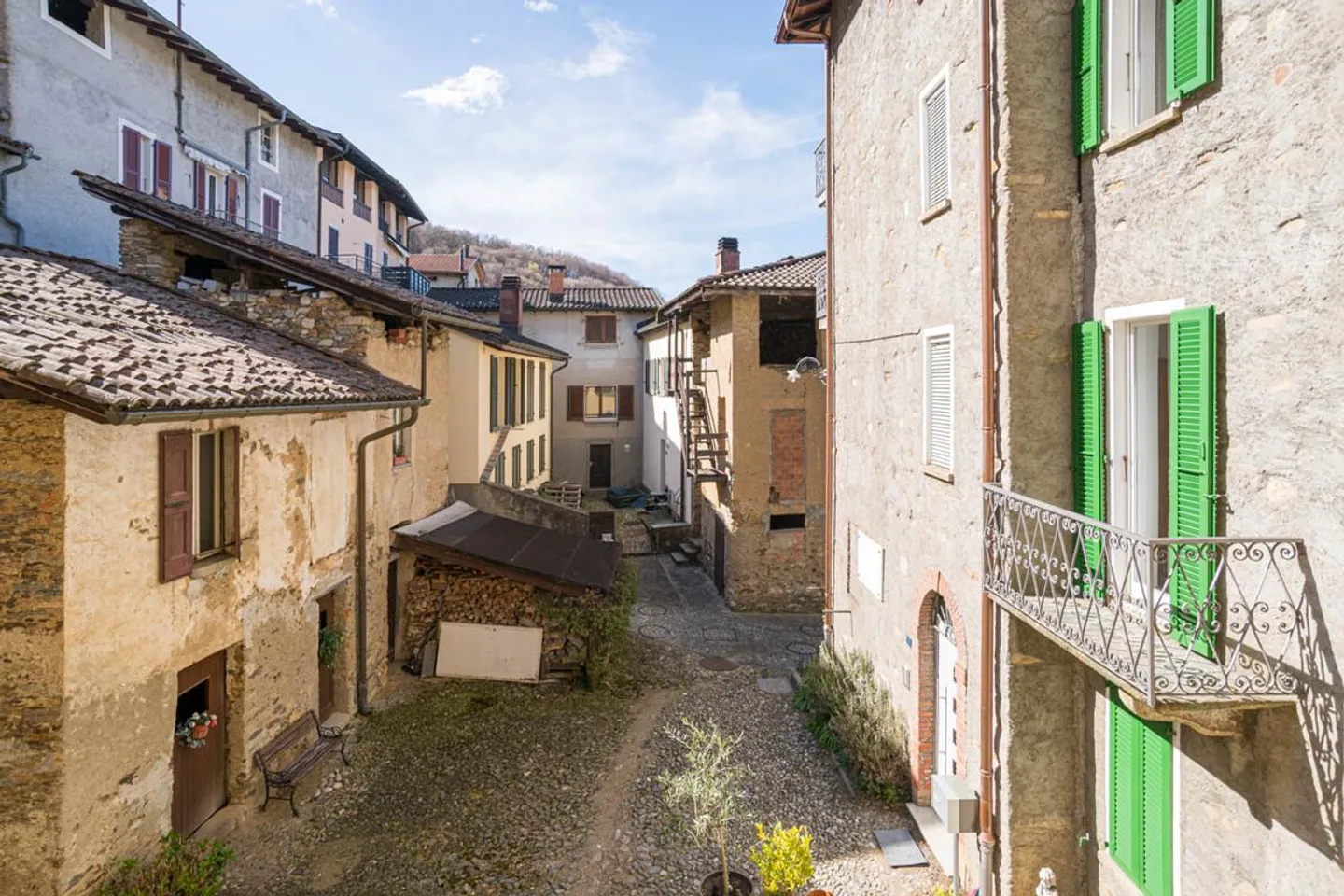 ARASIO / COLLINA D'ORO – LIVE A PIECE OF HISTORY - Photo 11 of 13