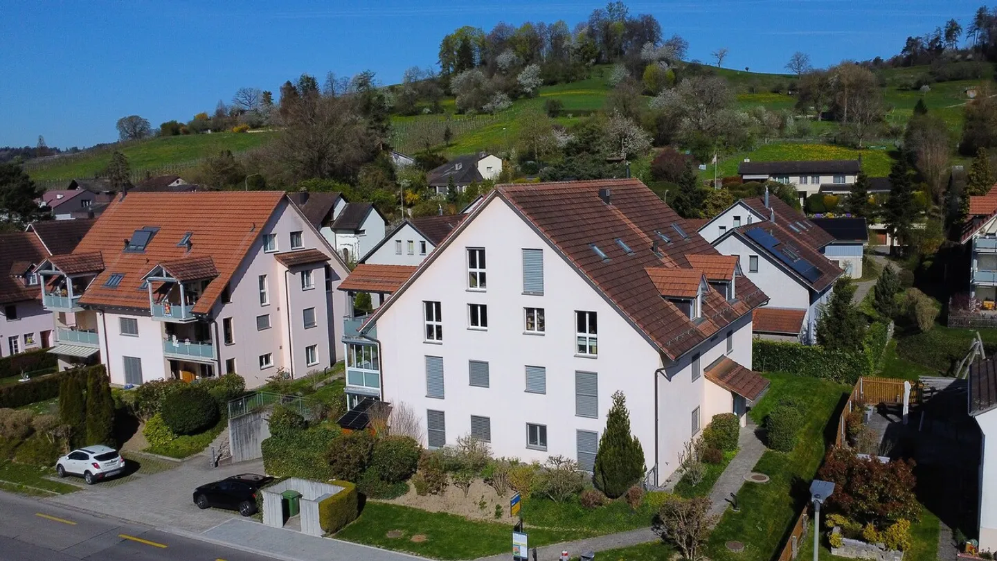 Appartamento familiare con giardino d'inverno incluso 2 posti auto sotterranei - Foto 3 di 17