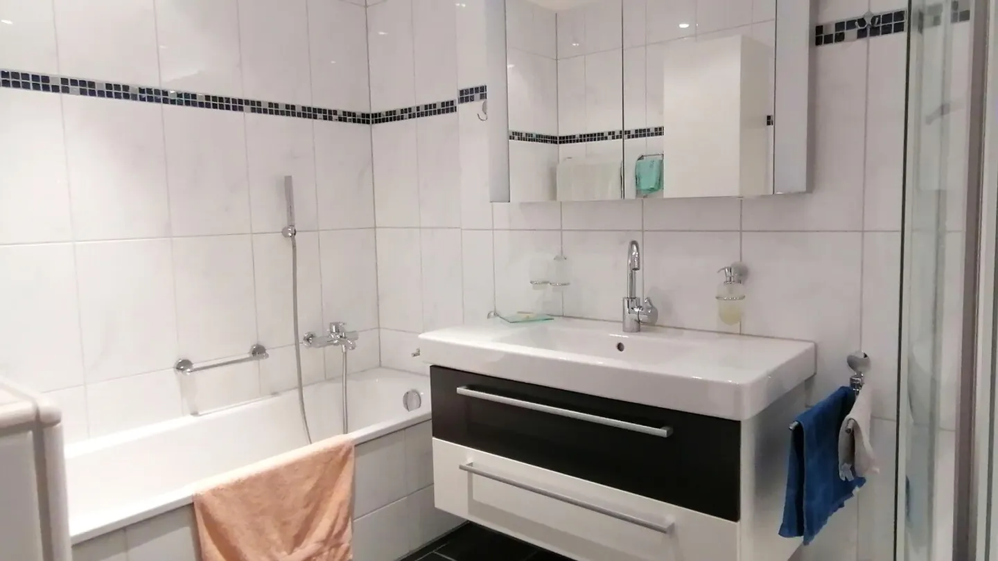 Appartamento familiare con giardino d'inverno incluso 2 posti auto sotterranei - Foto 9 di 17