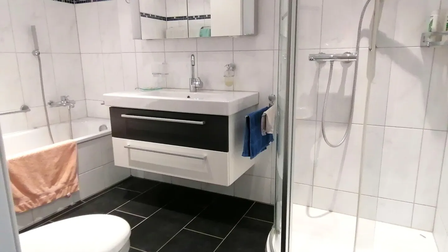 Appartamento familiare con giardino d'inverno incluso 2 posti auto sotterranei - Foto 10 di 17