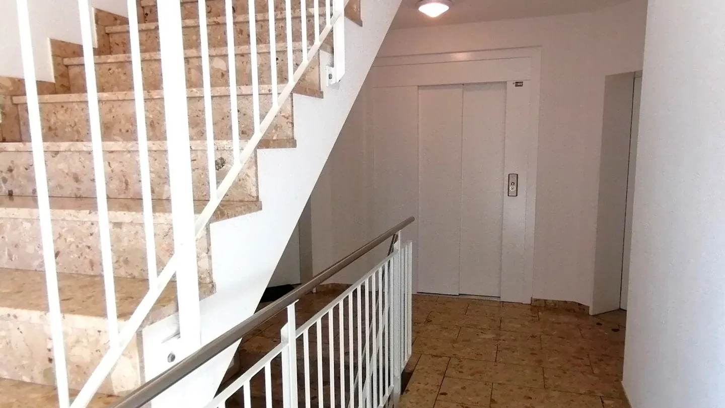 Appartamento familiare con giardino d'inverno incluso 2 posti auto sotterranei - Foto 14 di 17