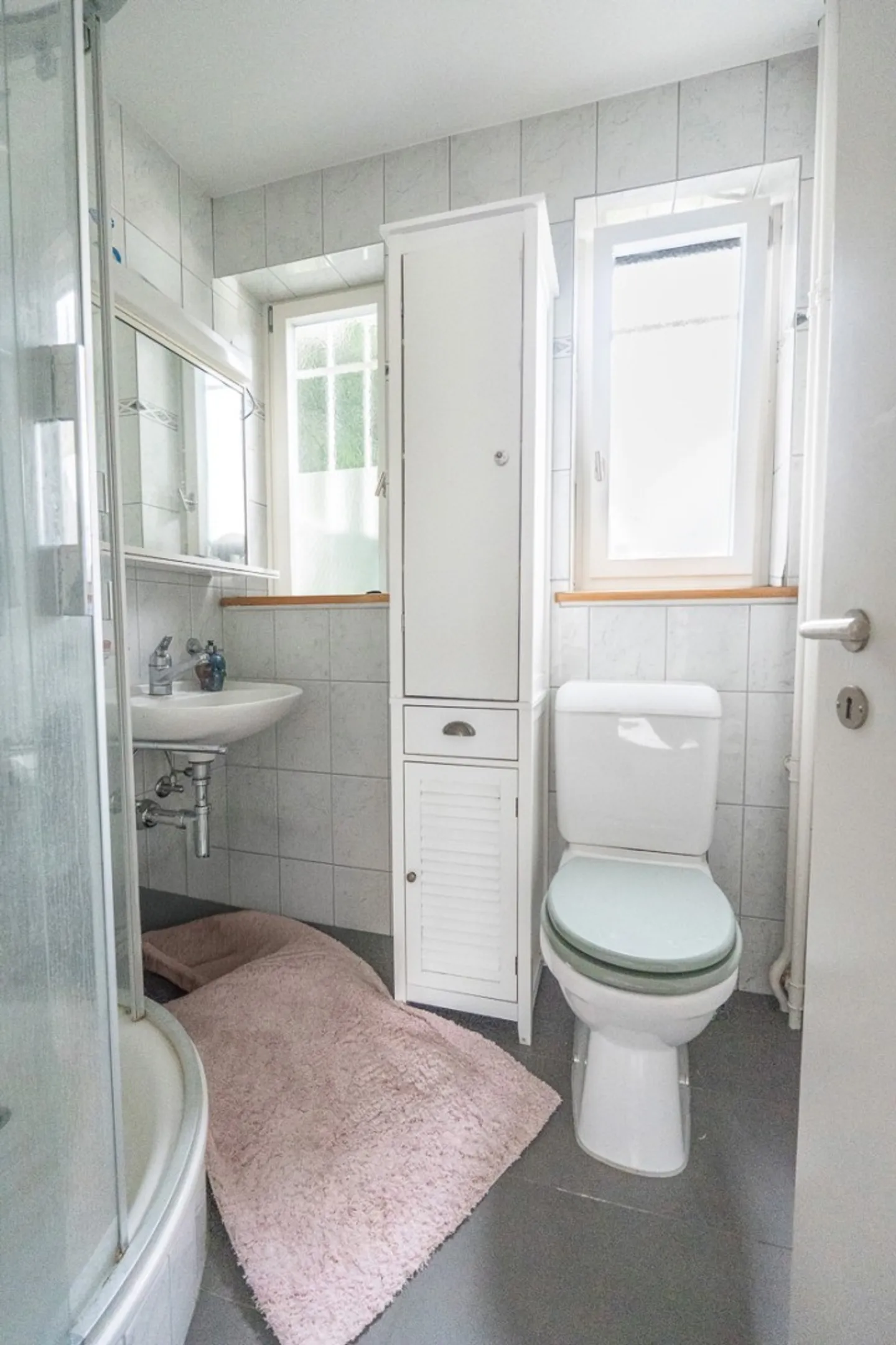 Detached house with granny flat - Photo 6 of 13