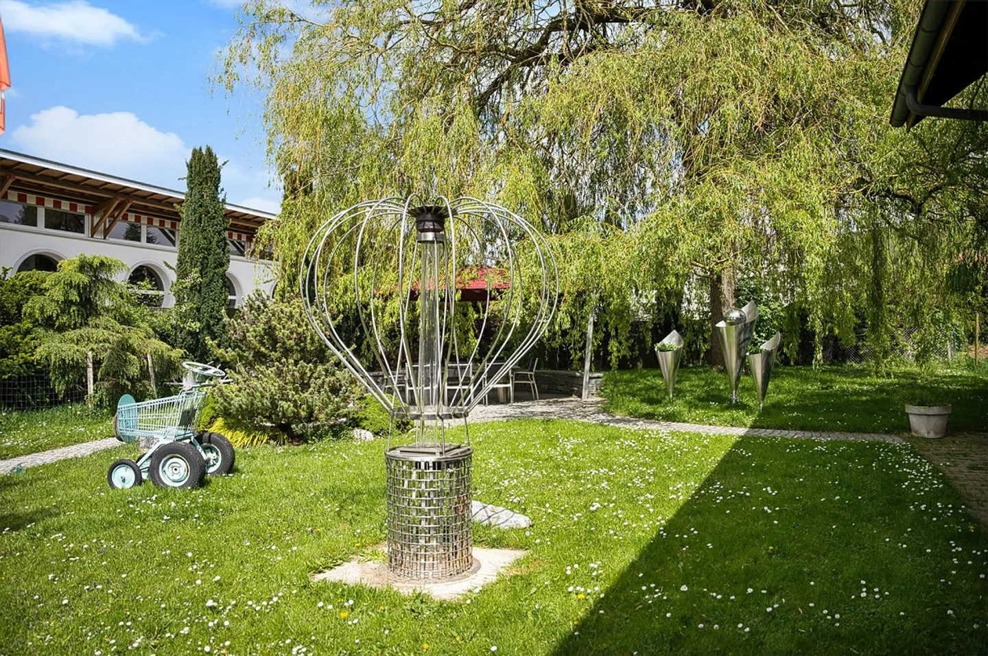 Maison de 6,5 pièces avec jardin paradisiaque. Également adapté comme pension pour animaux. - Photo 6 sur 13