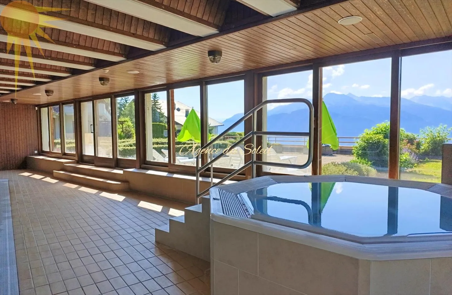 En exclusivité ! Charmant 2.5 pièces, rénové en 2024, avec une grande terrasse p - Photo 5 sur 13