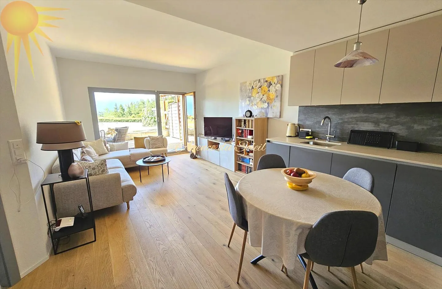 En exclusivité ! Charmant 2.5 pièces, rénové en 2024, avec une grande terrasse p - Photo 2 sur 13