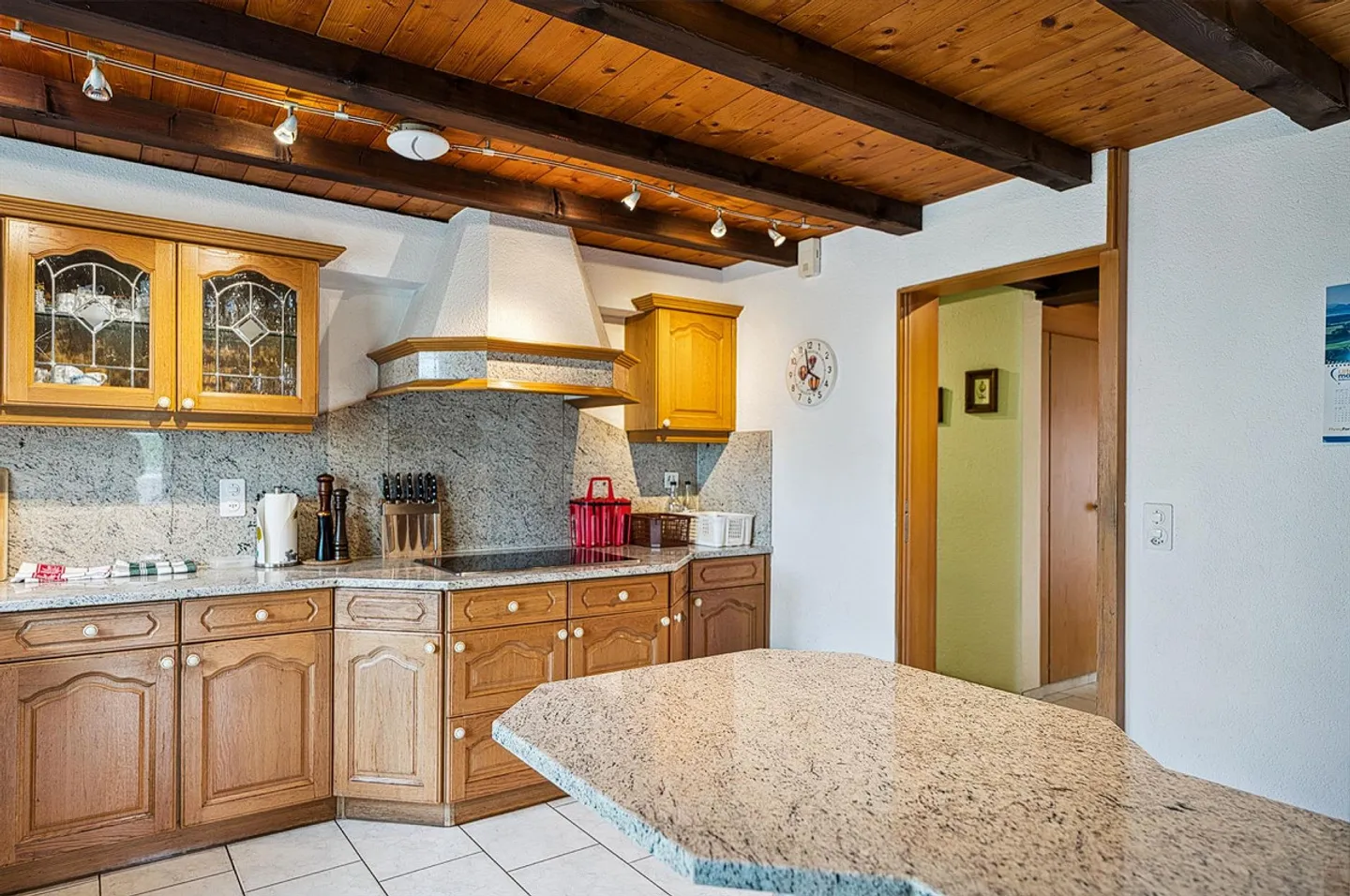 Maison de 6,5 pièces avec jardin paradisiaque. Également adapté comme pension pour animaux. - Photo 10 sur 13