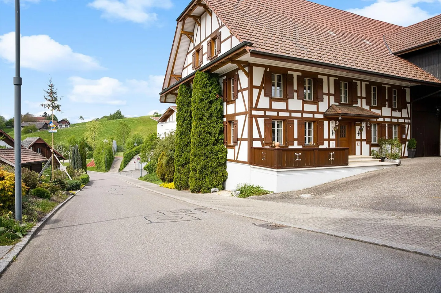Maison de 6,5 pièces avec jardin paradisiaque. Également adapté comme pension pour animaux. - Photo 13 sur 13