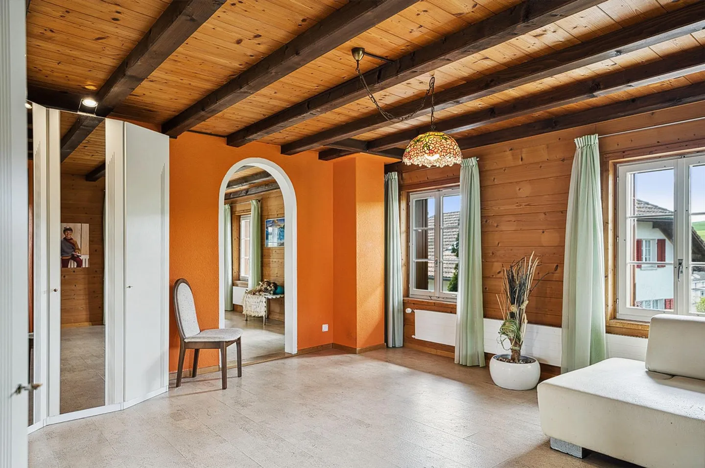 Maison de 6,5 pièces avec jardin paradisiaque. Également adapté comme pension pour animaux. - Photo 11 sur 13
