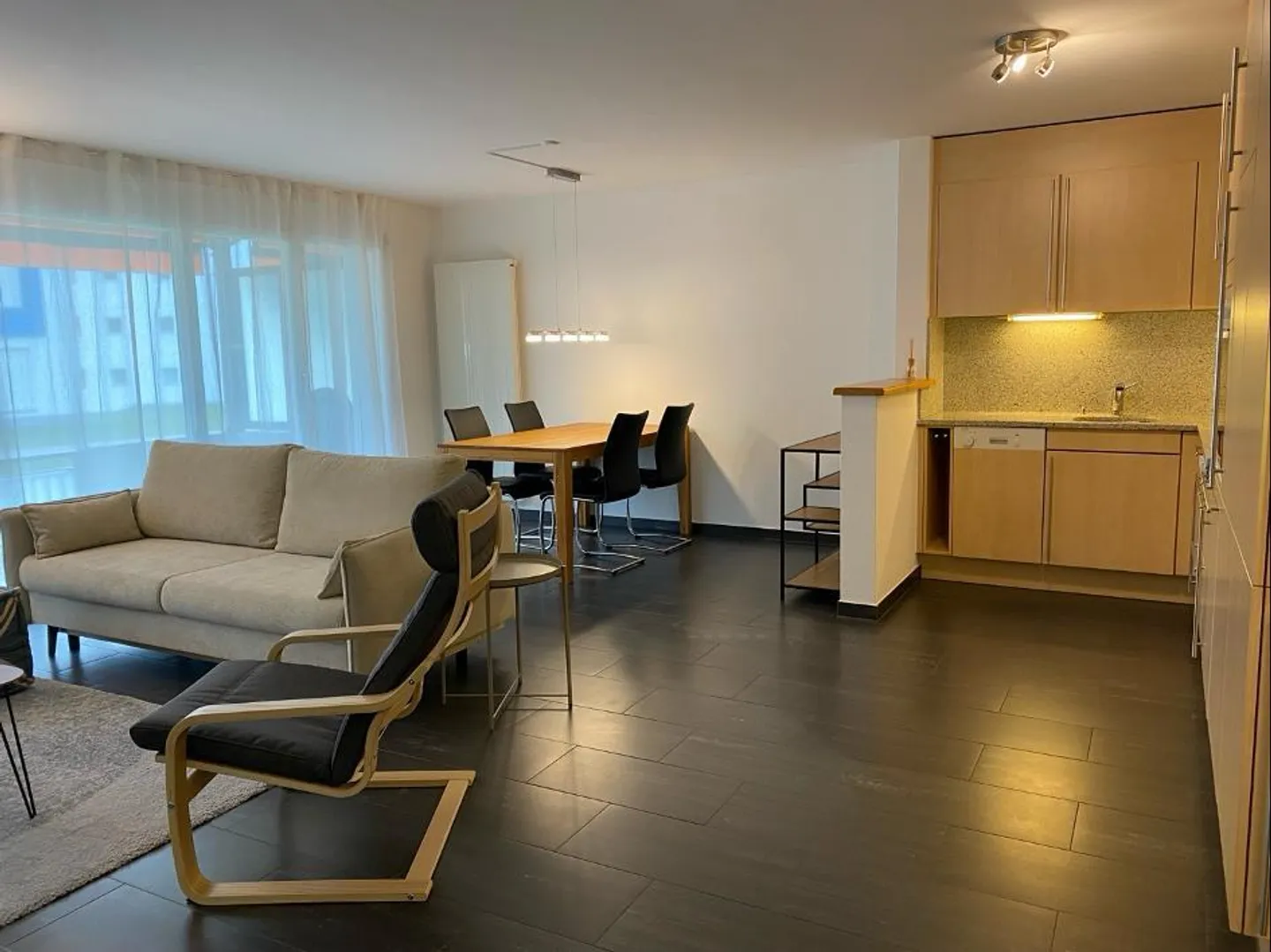 Appartement meublé au rez-de-chaussée avec terrasse dans le quartier populaire de Bündaquartier - Photo 8 sur 13