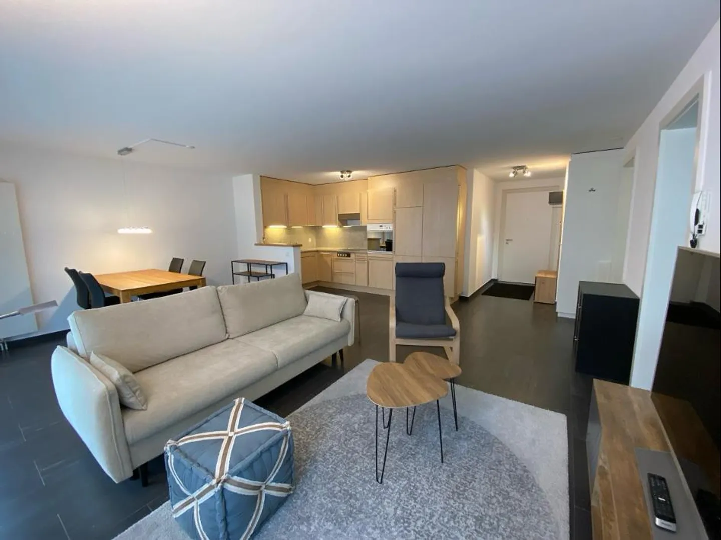 Appartement meublé au rez-de-chaussée avec terrasse dans le quartier populaire de Bündaquartier - Photo 10 sur 13