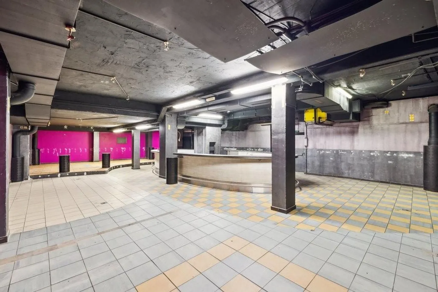 Bar/Discothèque à louer - Photo 7 sur 12