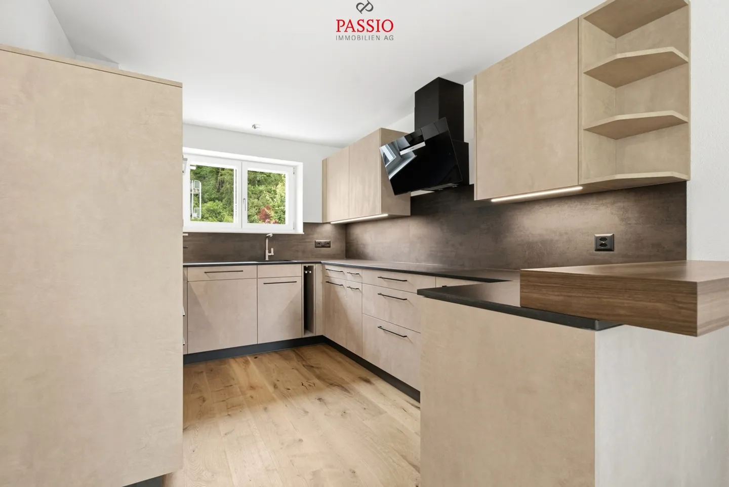 Modern Family Home in Studen - Photo 8 of 42