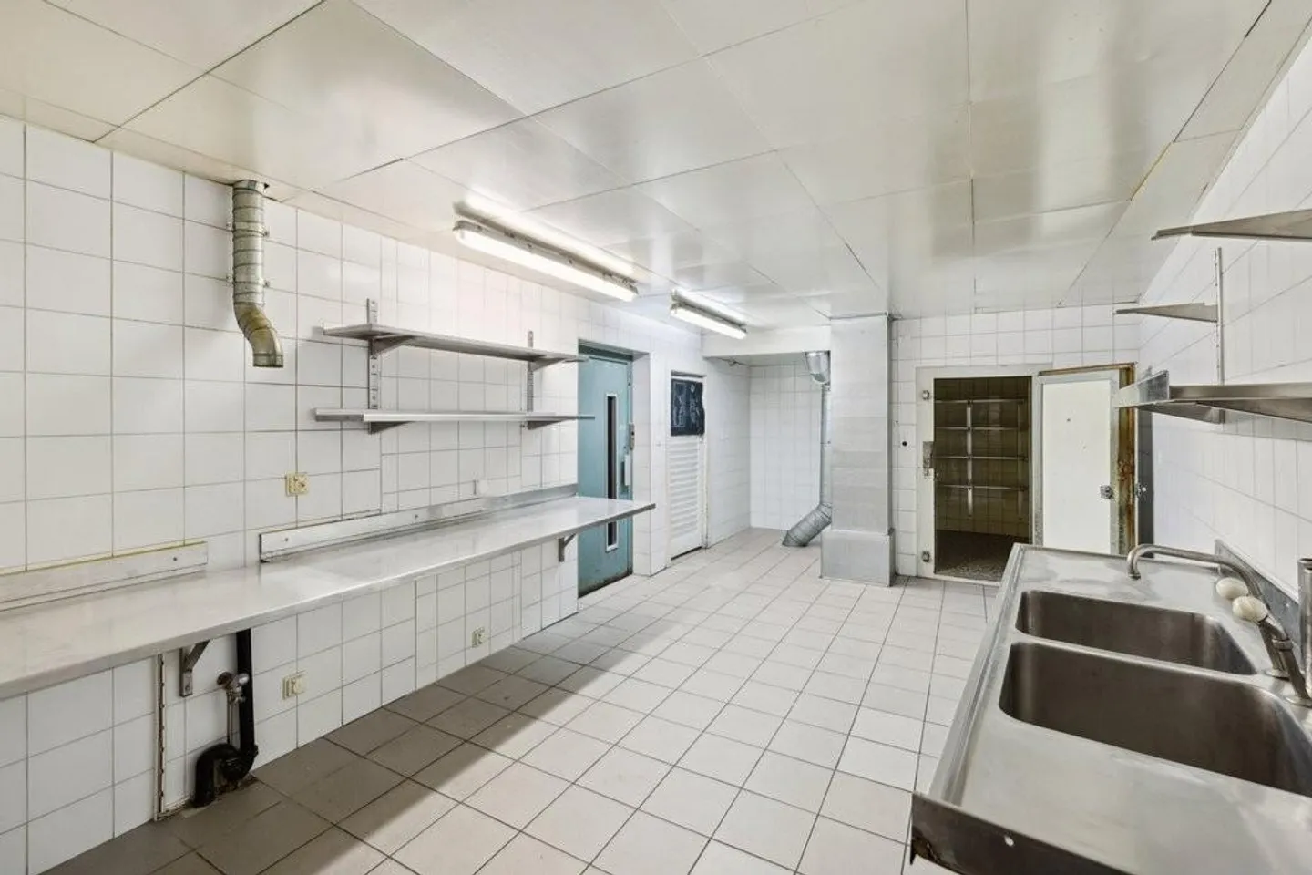 Bar/Discothèque à louer - Photo 11 sur 12