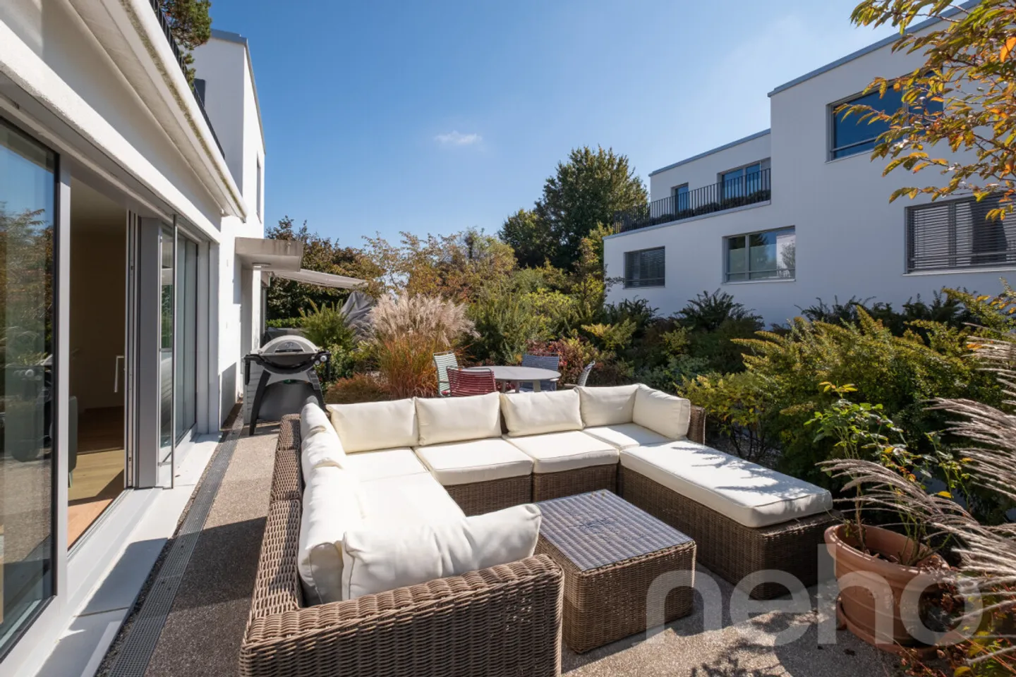 Attractive 5.5-Room Maisonette Garden Apartment - Photo 3 of 12