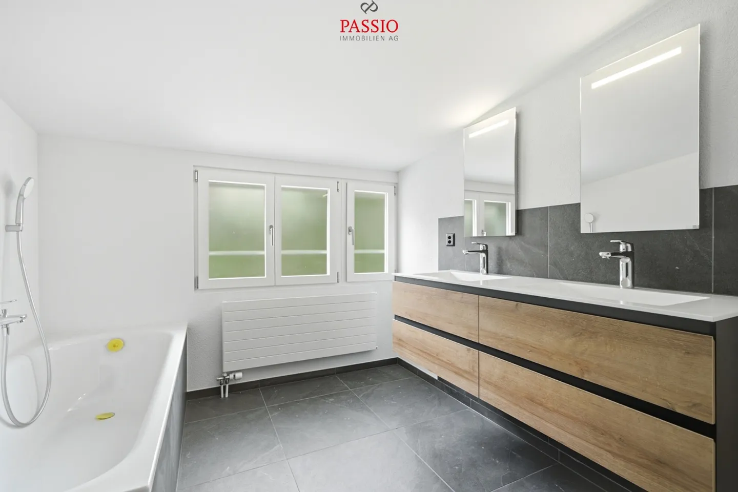 Modern Family Home in Studen - Photo 22 of 42