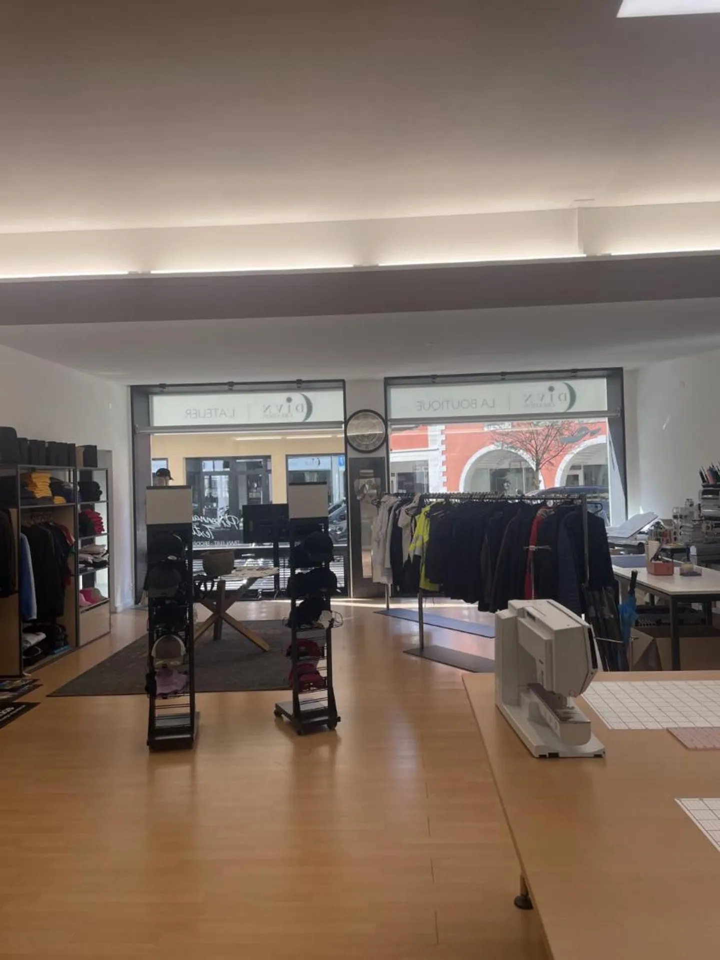 Arcade commerciale di 140 m2 nel cuore di Nyon - Foto 5 di 10