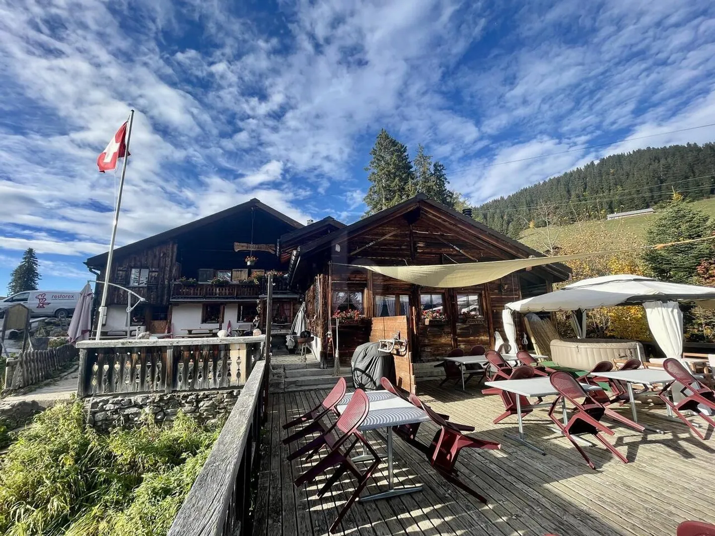 Chalet-Restaurant magnifique avec appartement - Photo 1 sur 6