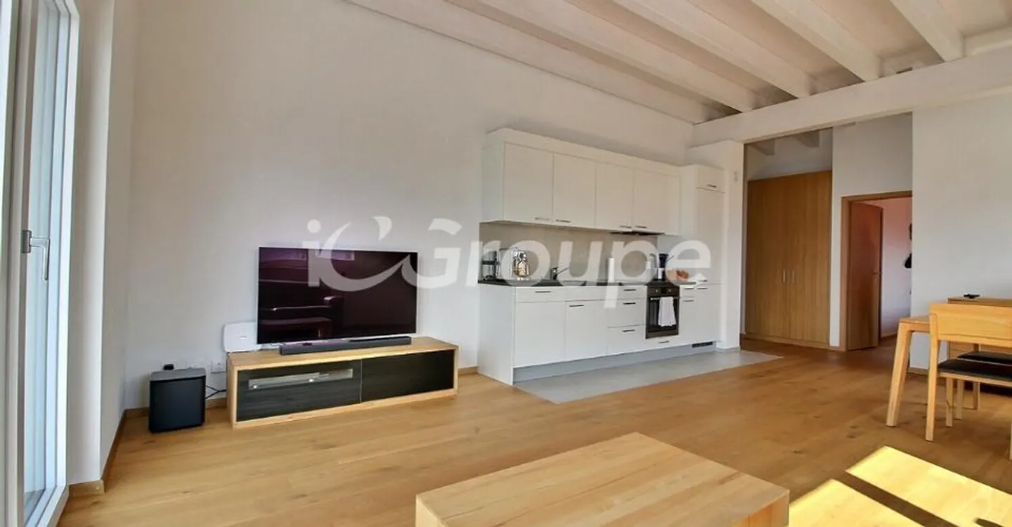 Appartement Attique Élégant avec Vue Alpine - Photo 4 sur 13