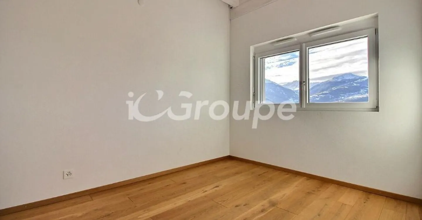 Appartement Attique Élégant avec Vue Alpine - Photo 6 sur 13