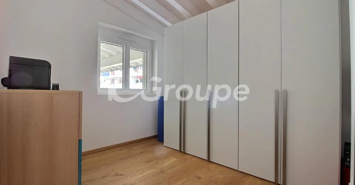 Appartement Attique Élégant avec Vue Alpine - Photo 7 sur 13