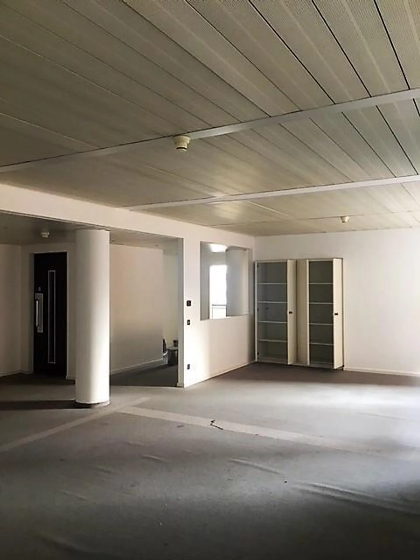 CHIASSO, BÜROGEBÄUDE ZU MIETEN - CHIASSO CORSO SAN GOTTARDO GEBIET - Foto 2 von 22