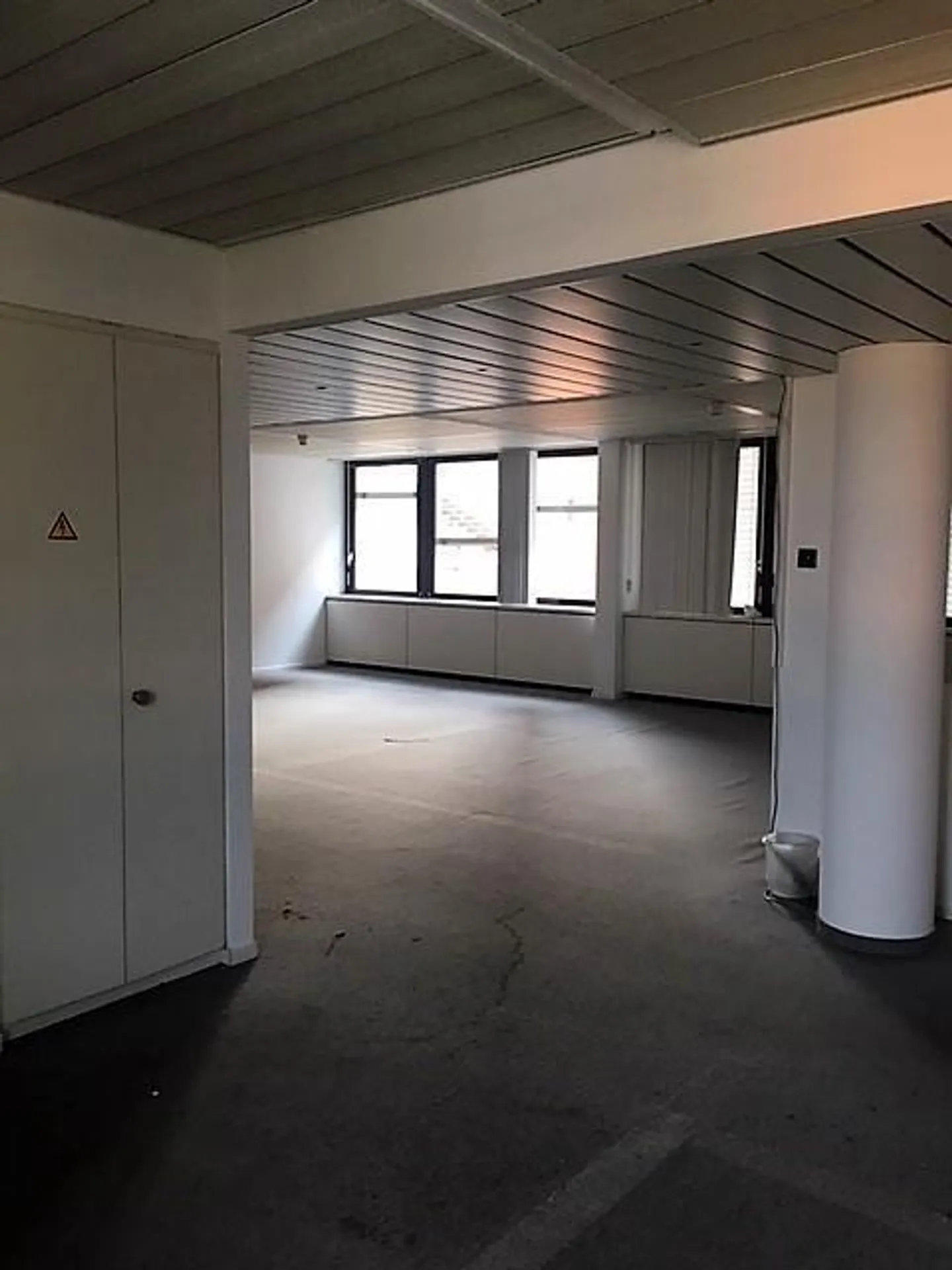 CHIASSO, BÜROGEBÄUDE ZU MIETEN - CHIASSO CORSO SAN GOTTARDO GEBIET - Foto 5 von 22