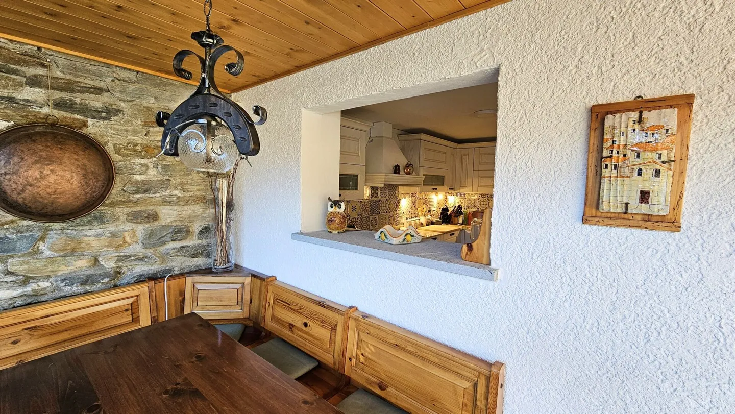 AFFASCINANTE CASA UNIFAMILIARE A SOAZZA - Foto 9 di 20